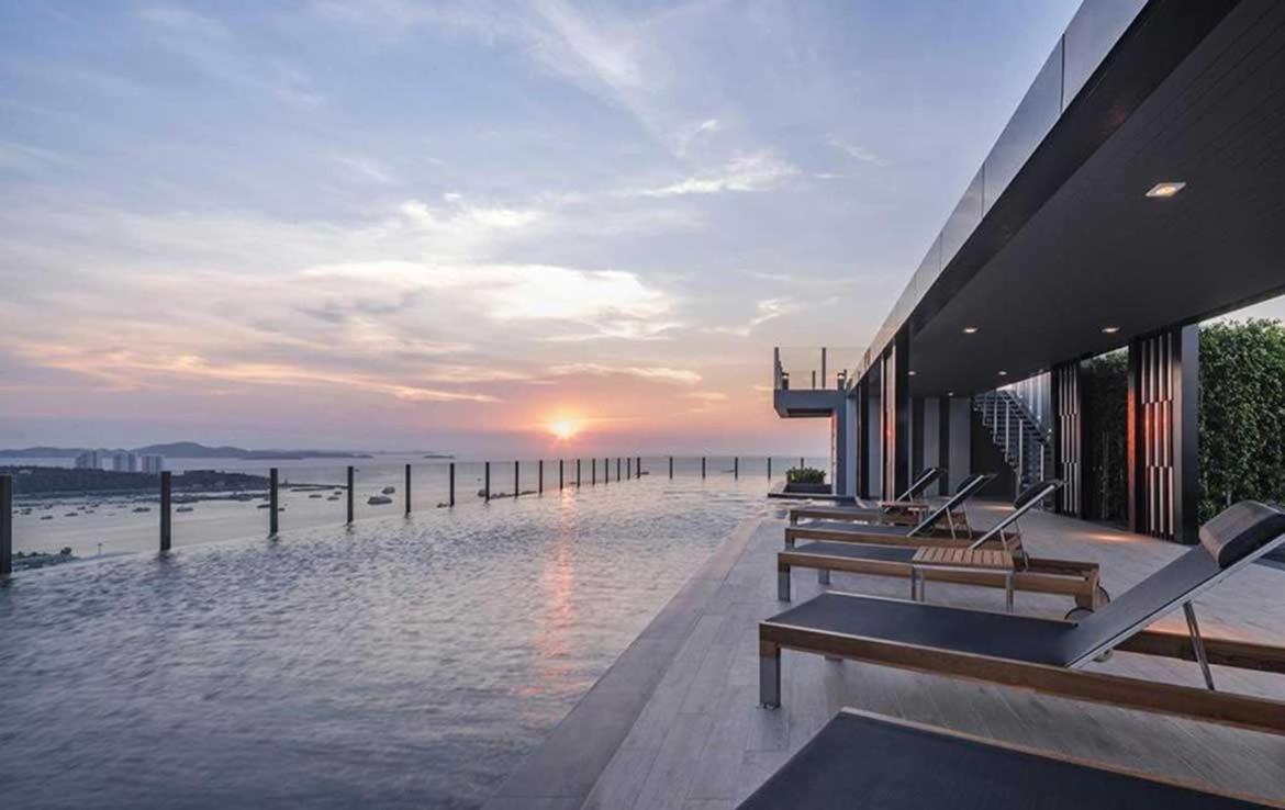 The Base Central Pattaya By Adam Luaran gambar