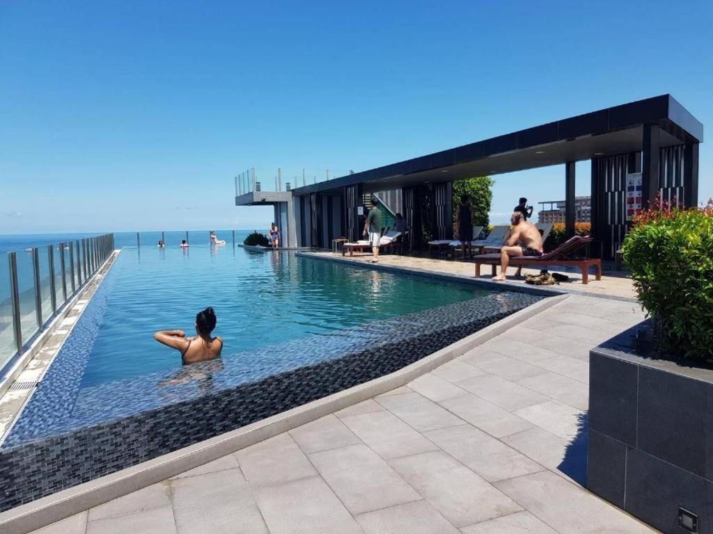 The Base Central Pattaya By Adam Luaran gambar