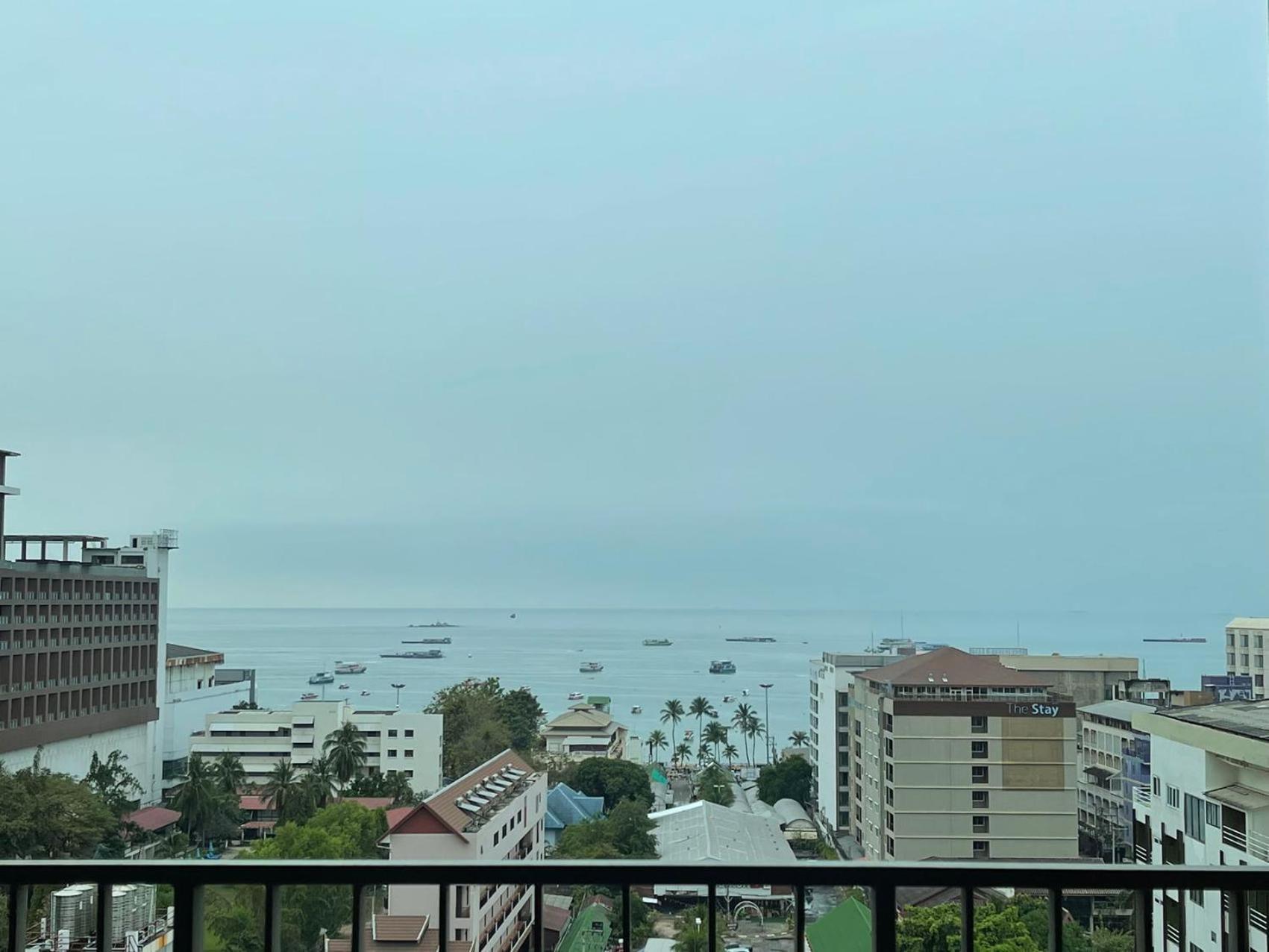 The Base Central Pattaya By Adam Luaran gambar